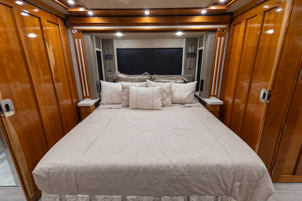 2022 Tiffin Zephyr For Sale