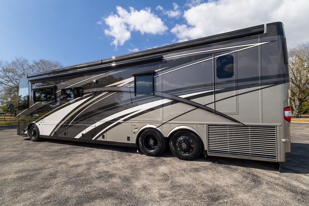 2024 Newmar London Aire For Sale