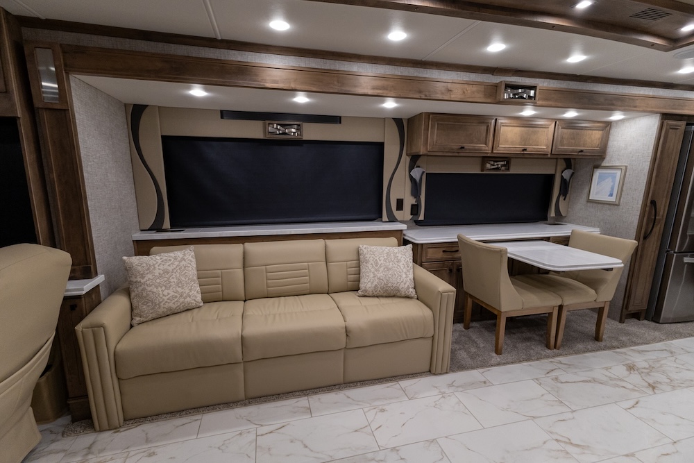 2024 Tiffin Pheaton For Sale