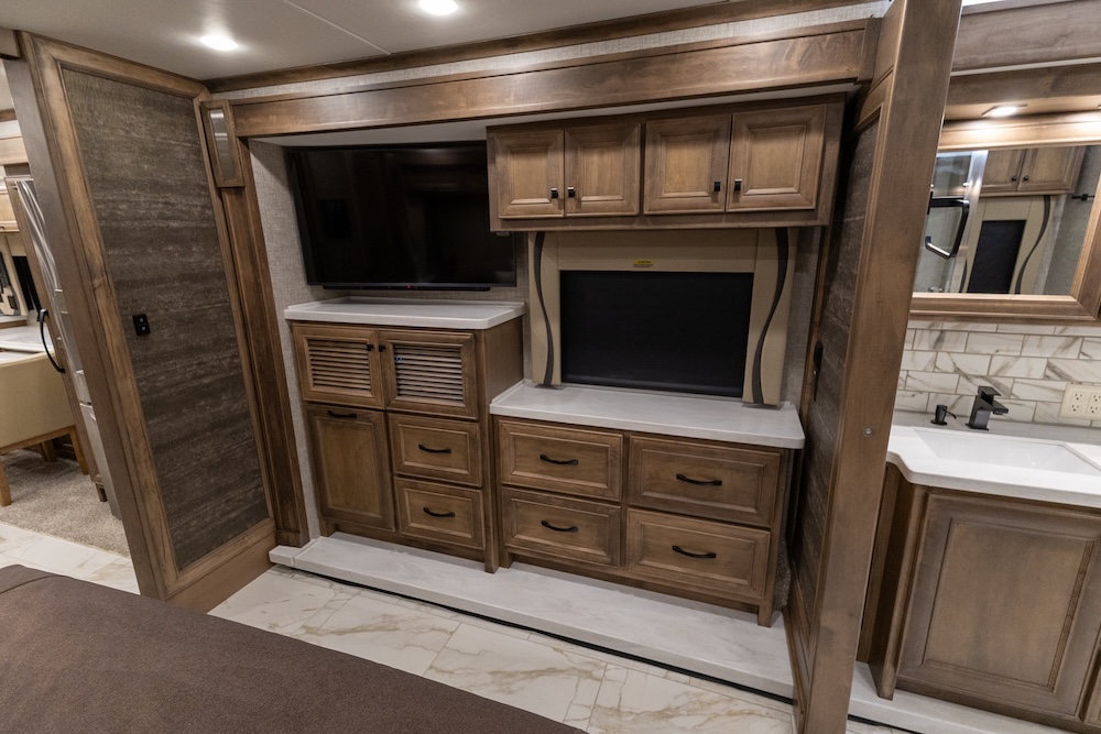 2024 Tiffin Pheaton For Sale