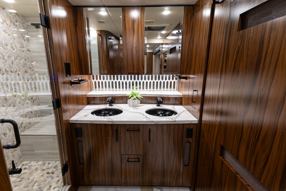 2025  Foretravel For Sale