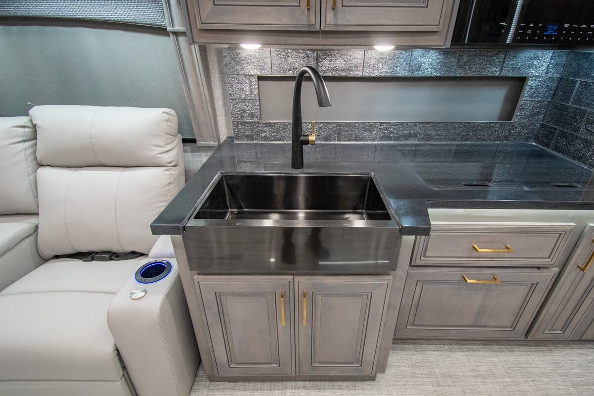 Bus-Stuff.com Class A Rv For Sale