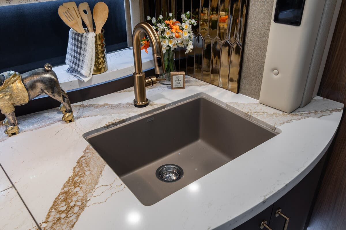 Bus-Stuff.com Class A Rv For Sale