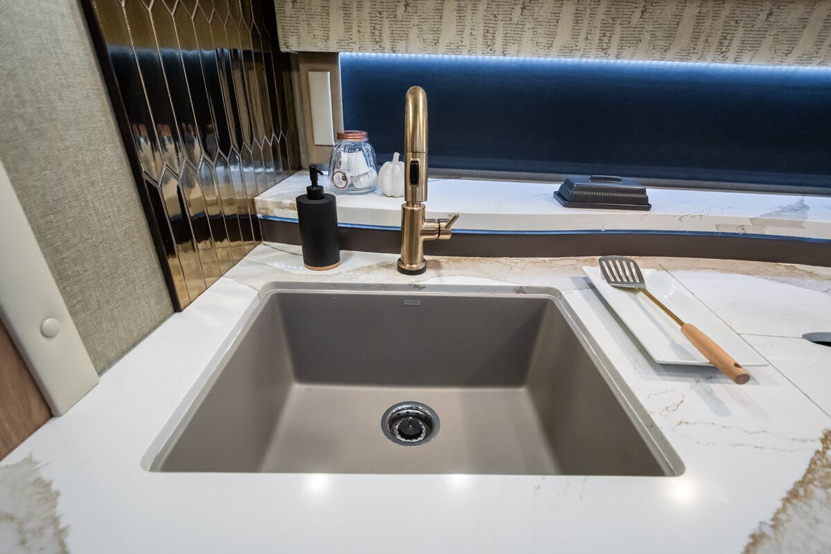 Bus-Stuff.com Class A Rv For Sale