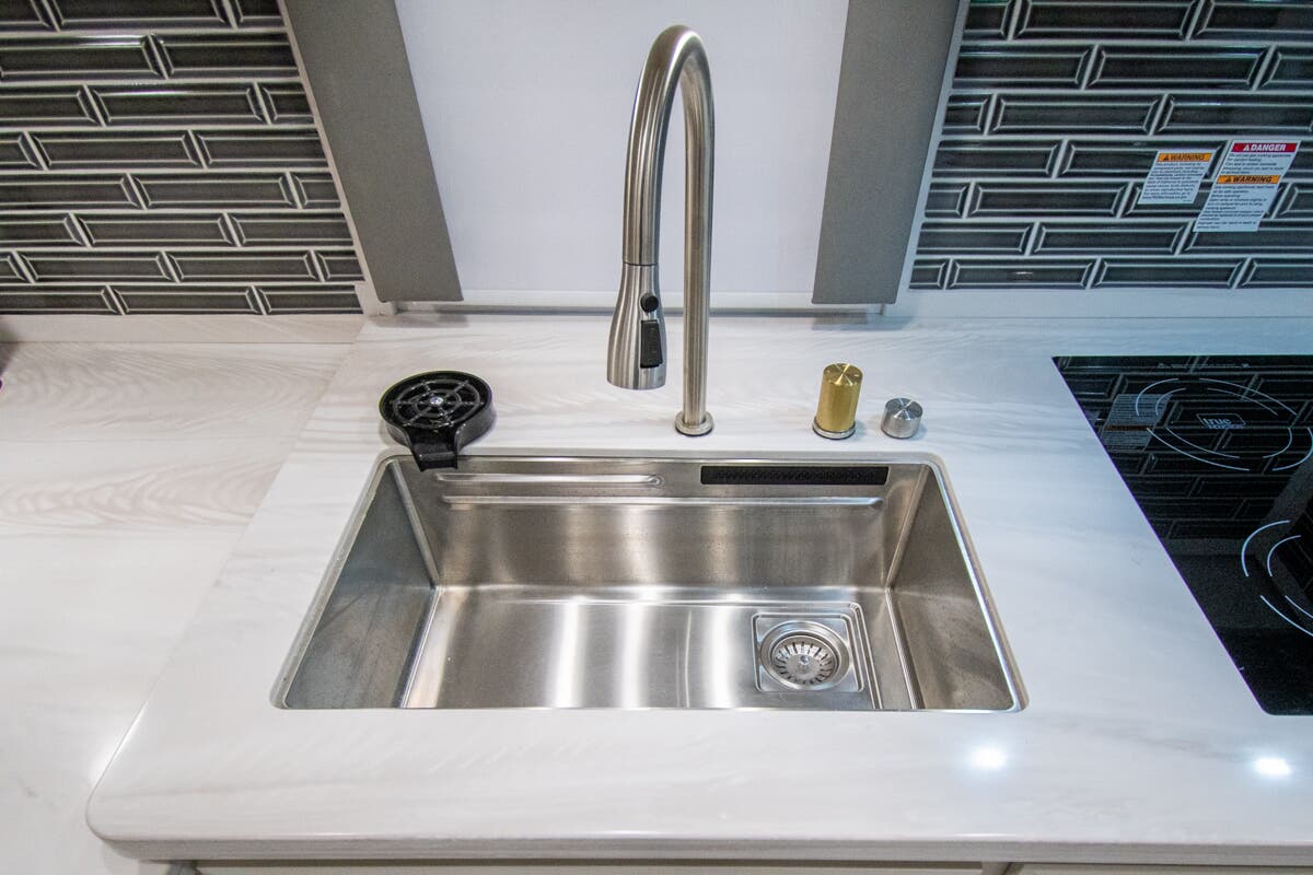 Bus-Stuff.com Class A Rv For Sale