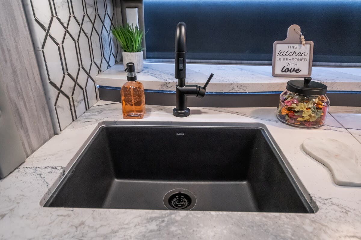 Bus-Stuff.com Class A Rv For Sale