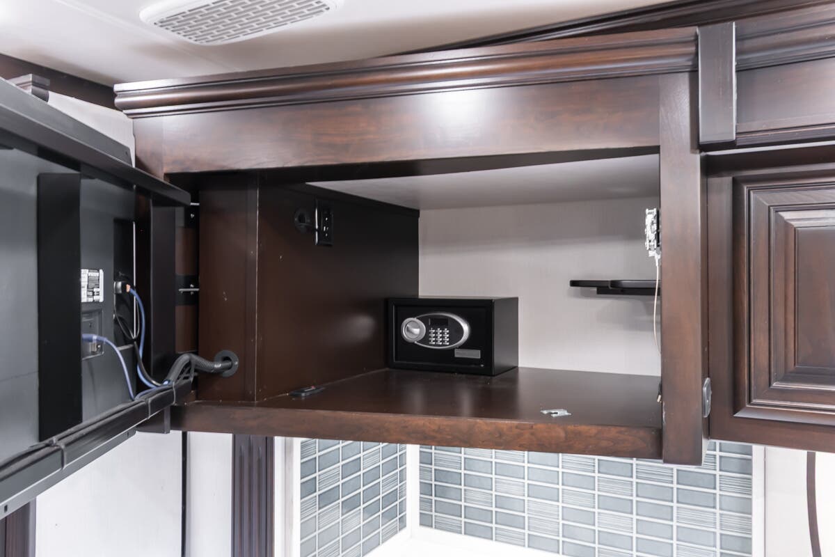 Bus-Stuff.com Class A Rv For Sale