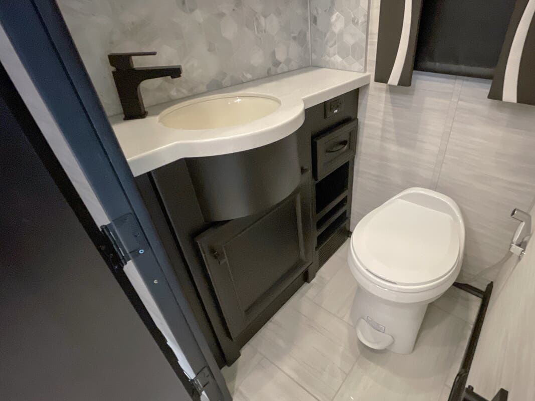 Bus-Stuff.com Class A Rv For Sale