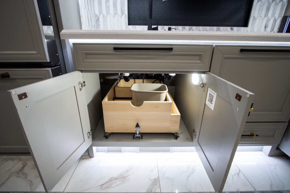 Bus-Stuff.com Class A Rv For Sale